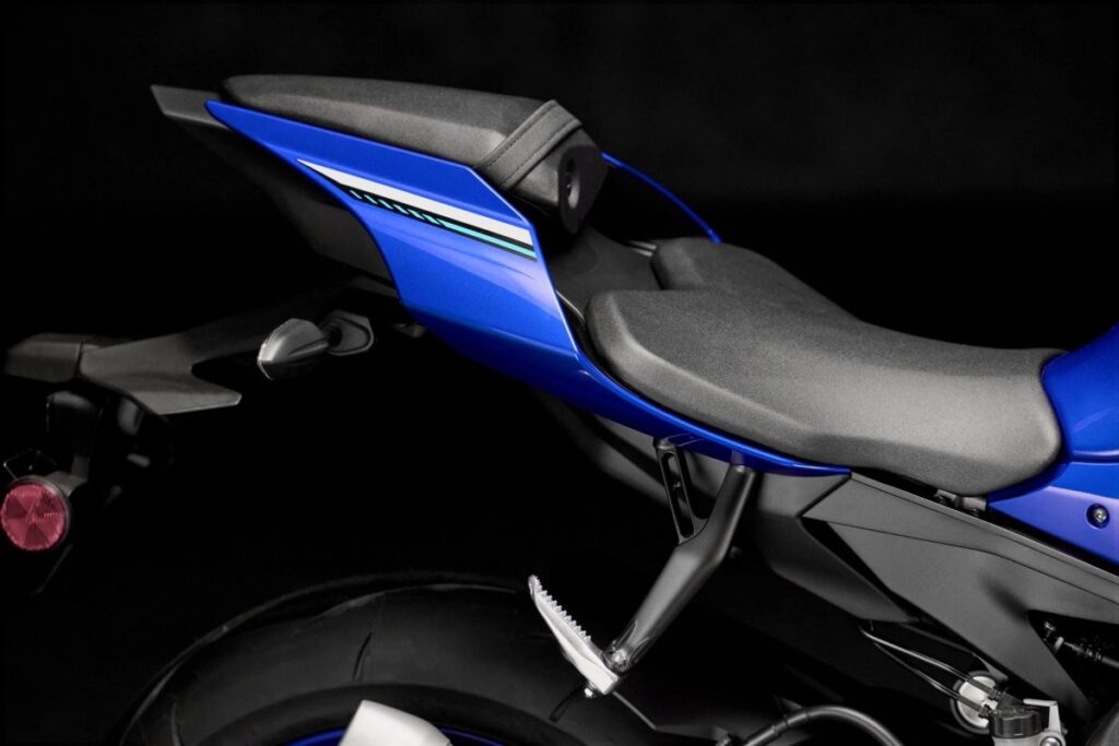 gallery-YZF-R12025-3