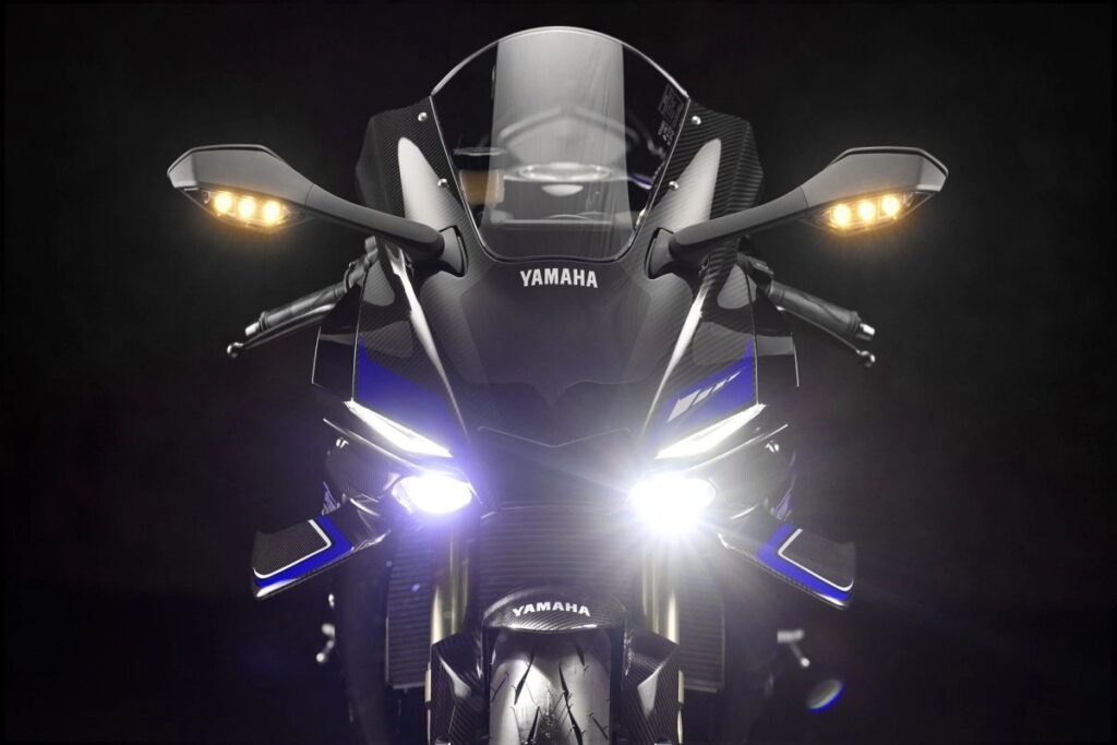 gallery-YZF-R1M2025-2