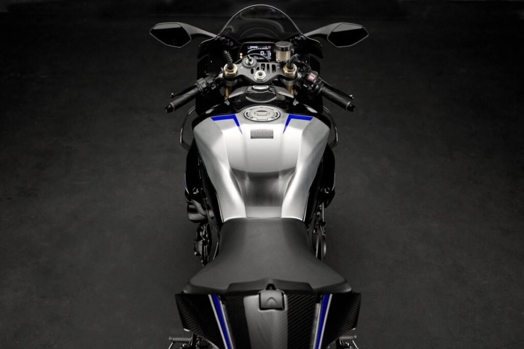 gallery-YZF-R1M2025-3