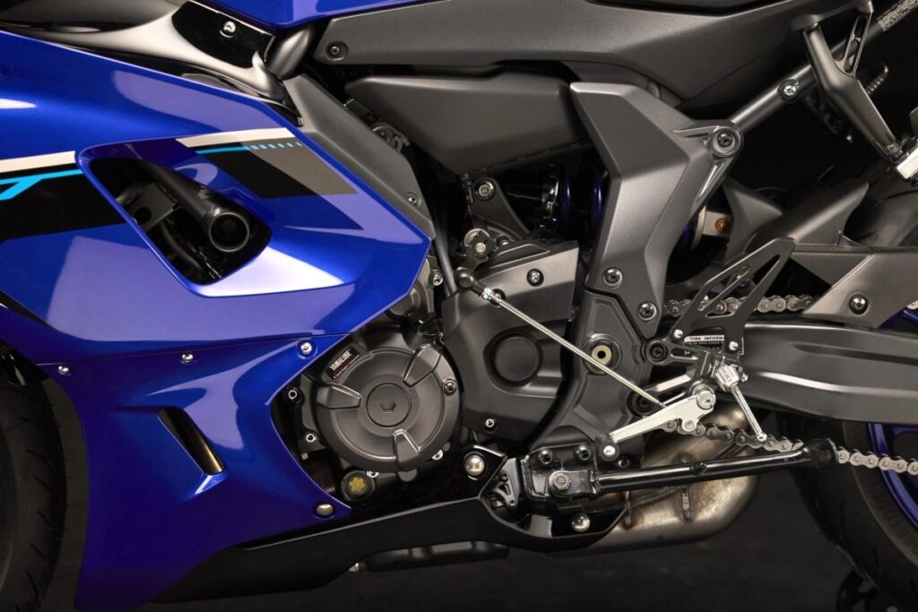 gallery-YZF-R72025-4