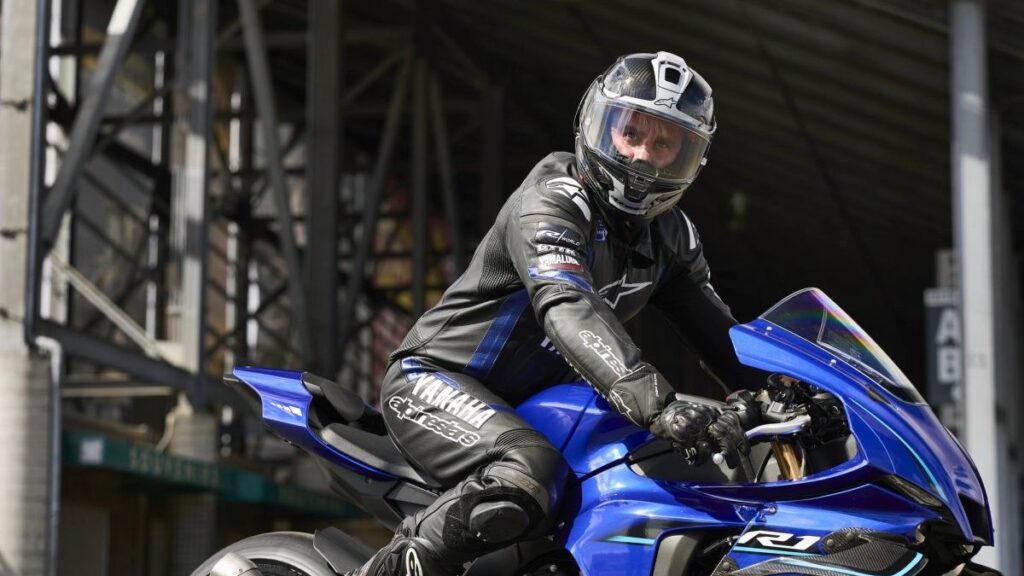 YZF-R12026-gallery-3